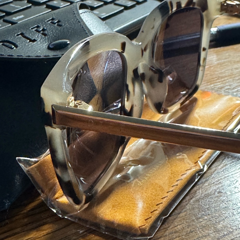 Diff Eyewear Tortoise Shell Sunglasses - image 5